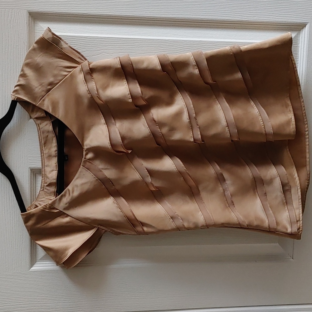 Ladies short sleeved Size Small Reitman's flounce blouse